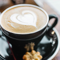 【爆料】樱花视频突发：大V在今日凌晨被曝曾参与秘闻，暧昧蔓延席卷全网